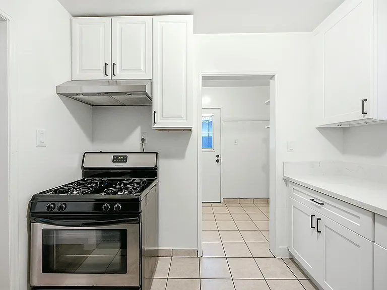234 S Sadler Ave #234 — Photo 7