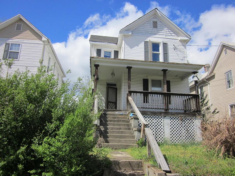 1st image of 636 Mountain Ave SE