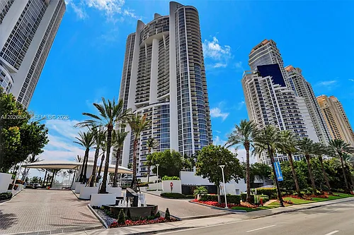 18201 Collins Ave Photo 1