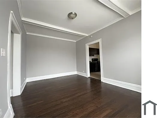 6150 S Langley Ave — Photo 1