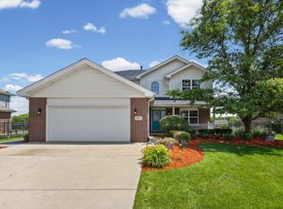 24427 Arrowhead Dr, Manhattan, IL 60442