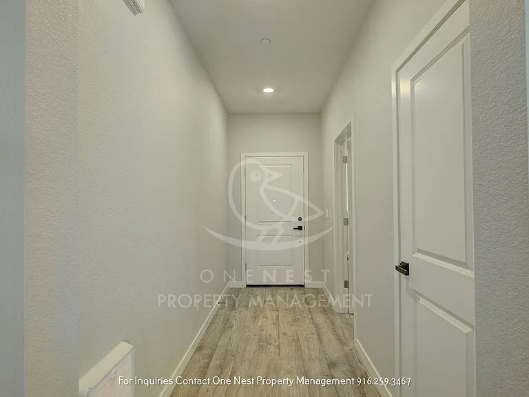 968 Franklin St — Photo 4