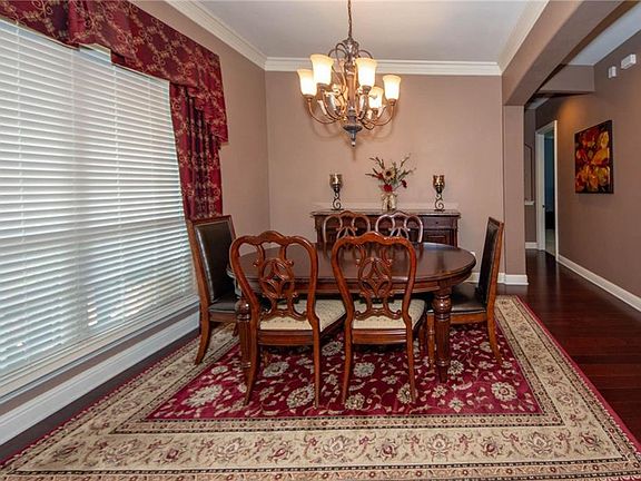 4th image of 188 Crown Colony Dr