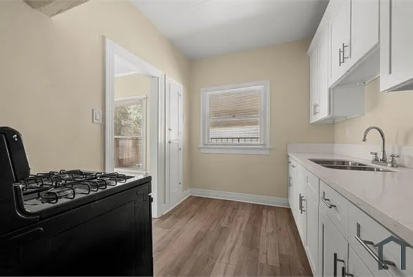 Studio, 450 sqft, $2,041 — Photo 2