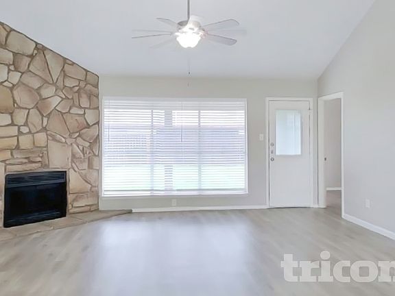 3rd image of 14831 Waterside Dr