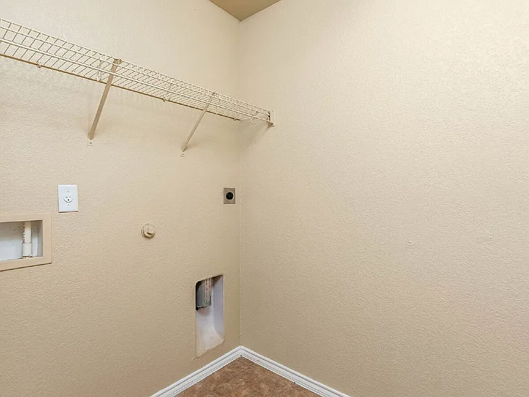 7538 Elegante Way — Photo 8