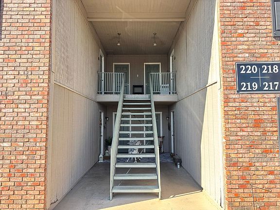 4th image of 809 N Broad St #220