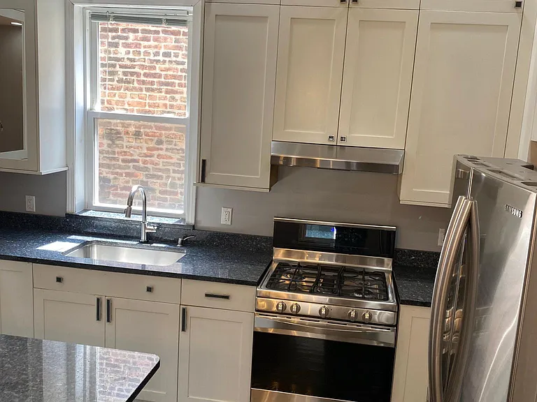 3222 S Parnell Ave — Photo 7