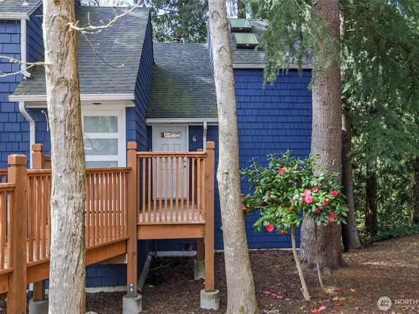 9165 45th Avenue SW #6, Seattle, WA 98136