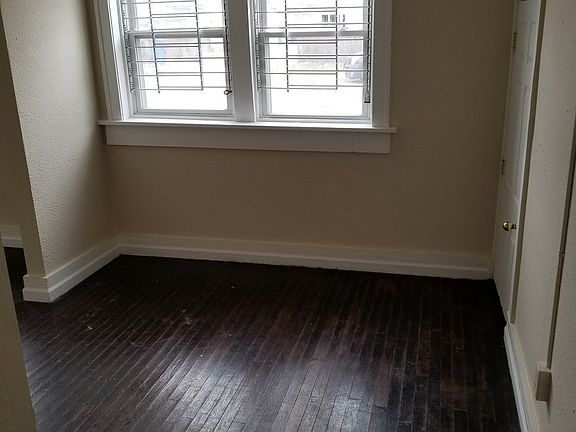 4th image of 209 W 42nd Ave #1