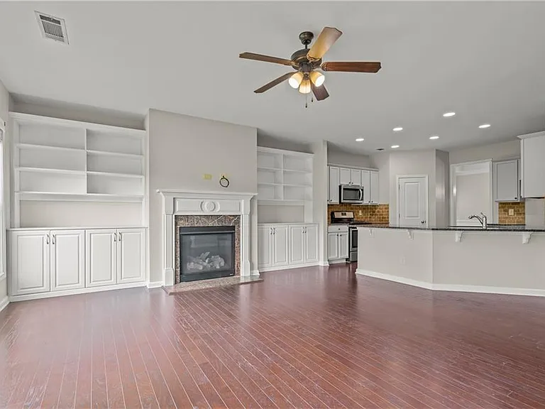 4940 Breezewood Cir — Photo 14
