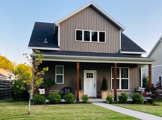 409 Birmingham St SE, Gravette, AR 72736