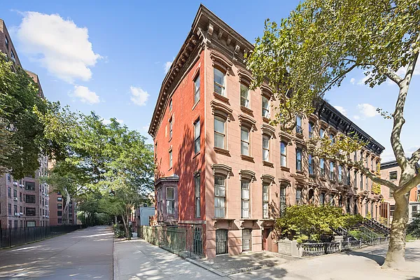 Sold by Compass | media 1