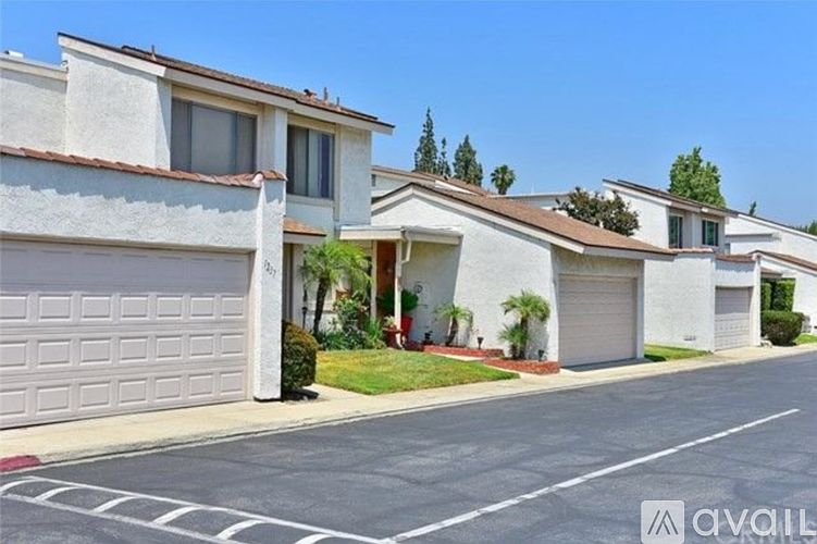 1st image of 1231 Crestwood Dr #1