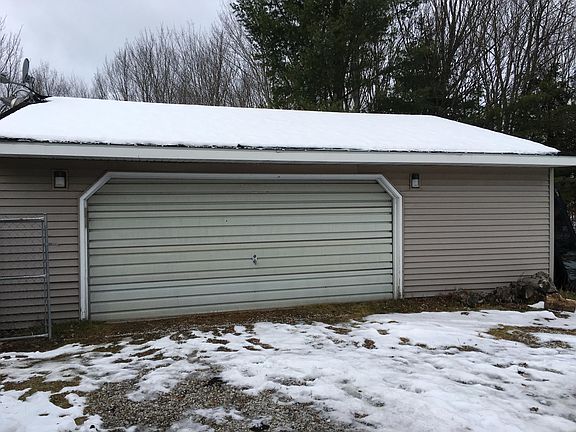 2nd image of 2342 Oak St
