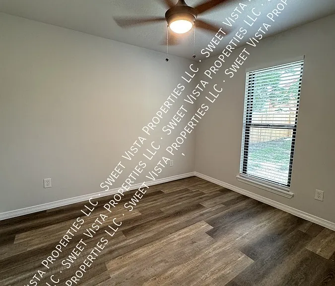 908 S 10th St — Photo 11