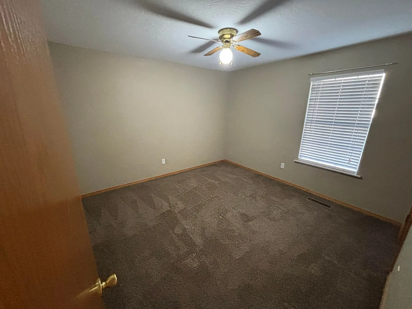 Spacious 3 Bed, 2 Bath Home - Parkview Estates - Stillwater — Photo 4