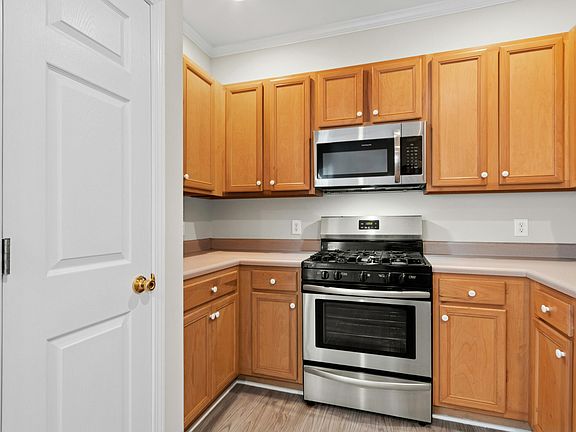 3rd image of 2209 Long Pine Ln