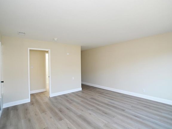 4th image of 1350 38th Ave #6