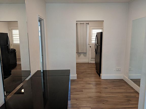 3rd image of 1535 Jefferson Ave APT 5