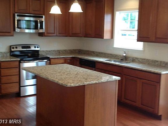 5th image of 102 Nottingham Ln