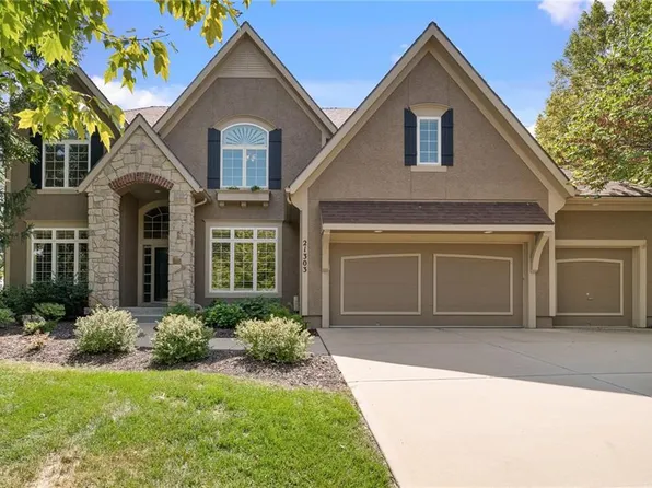 21303 W 81st Pl, Lenexa, KS 66220