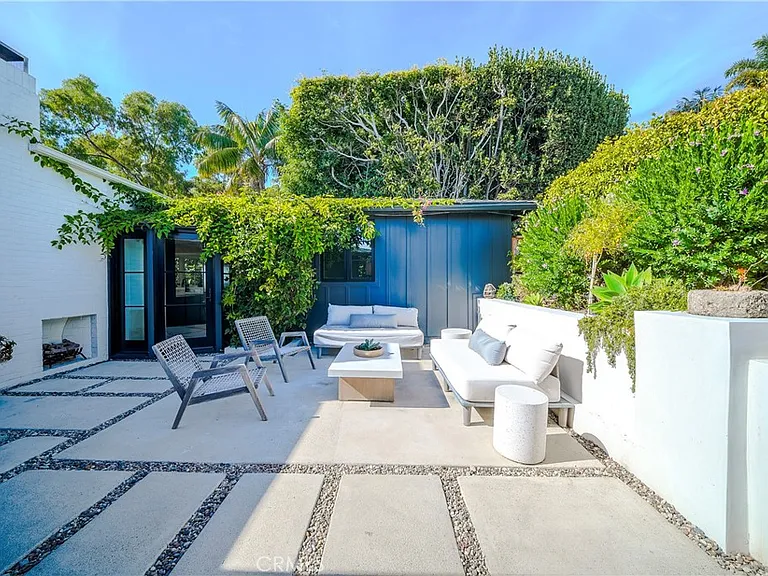 843 La Vista Dr — Photo 3