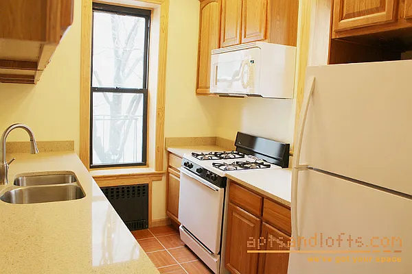 Rented by aptsandlofts.com | media 25