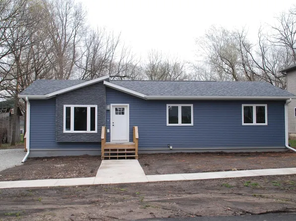 207 Alexander St, Fayette, IA 52142
