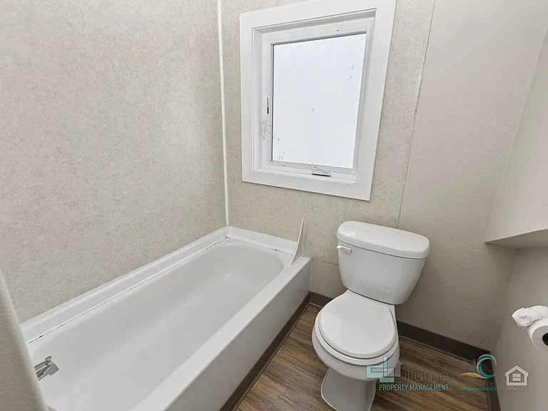 400 N Holladay Dr — Photo 17