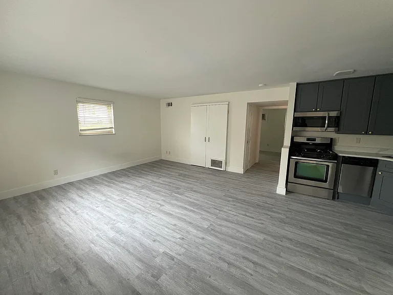 444 Stanley Ave #1 — Photo 4