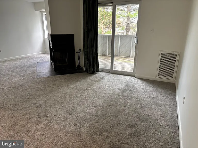 2219 Lowells Glen Rd #K — Photo 8