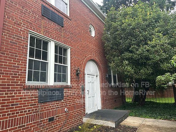 2nd image of 715 S Washington St APT C12