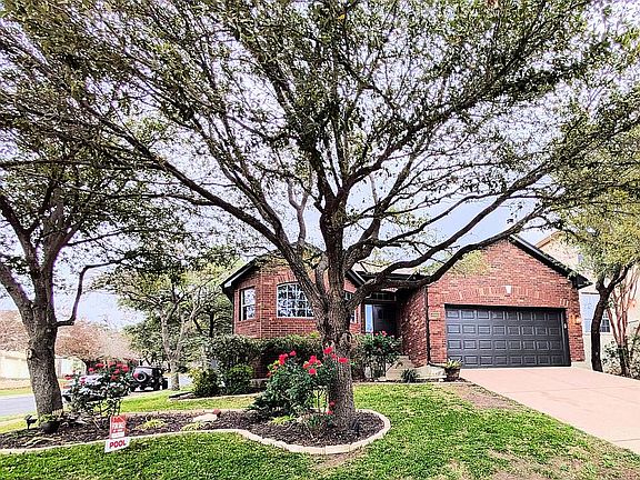 2nd image of 4000 Canyon Glen Cir
