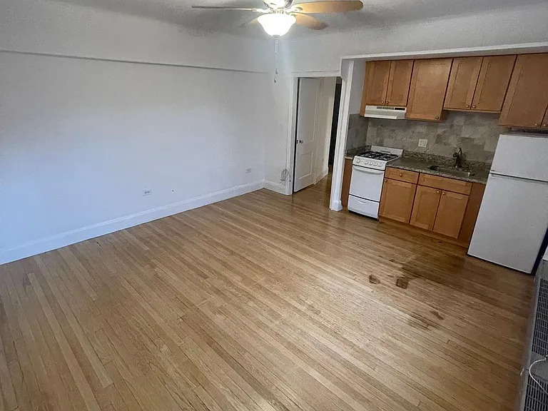 988 Memorial Dr #286 — Photo 2