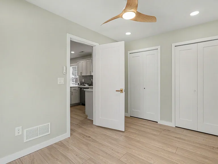 319 Dunham St — Photo 7