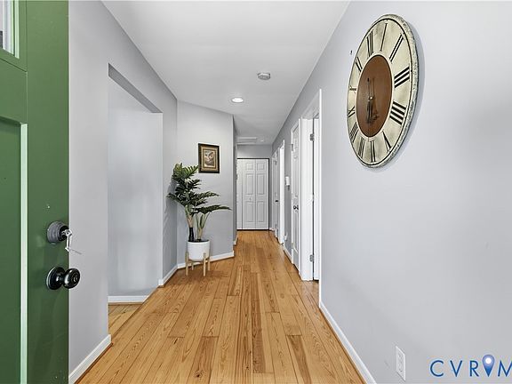 4th image of 235 Deerwood Dr