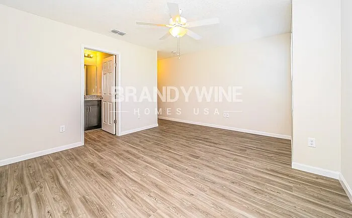 558 Kit St — Photo 15