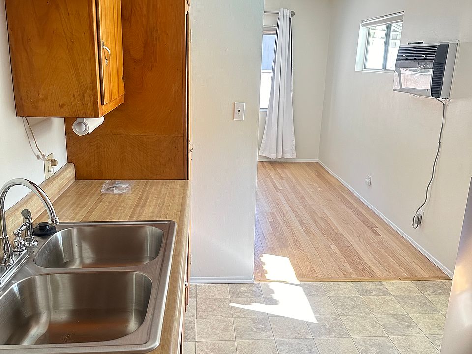 1st image of 305 W Montecito Ave