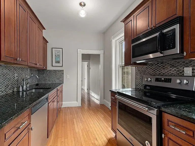 592 Columbus Ave — Photo 14