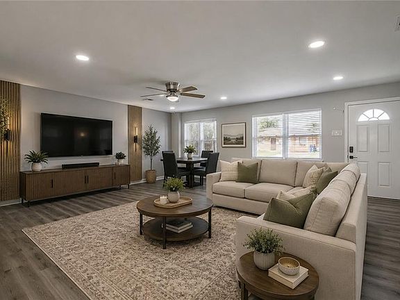 3rd image of 2031 Sauvage Ave