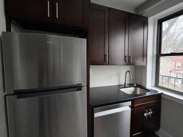 4 Carnegie Ave APT 6