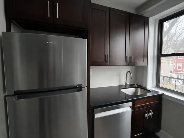 4 Carnegie Ave, East Orange, NJ