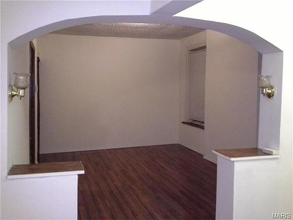 2nd image of 4226 Russell Blvd