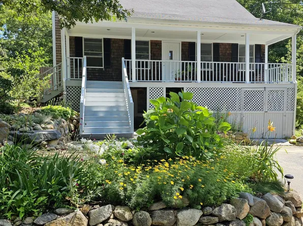 18 Goah Way, Tisbury, MA 02568