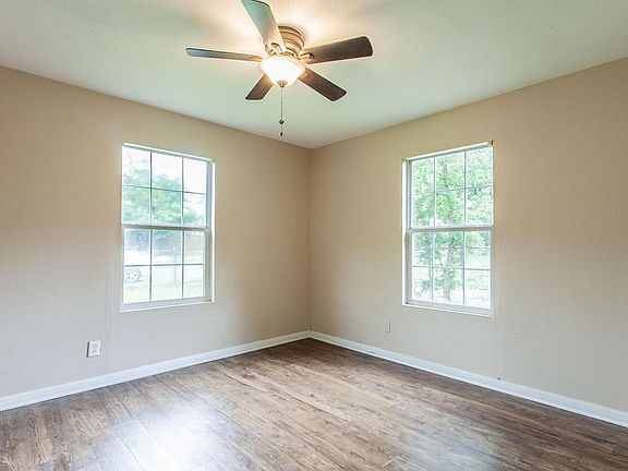 5th image of 907 Estelle Ave #907