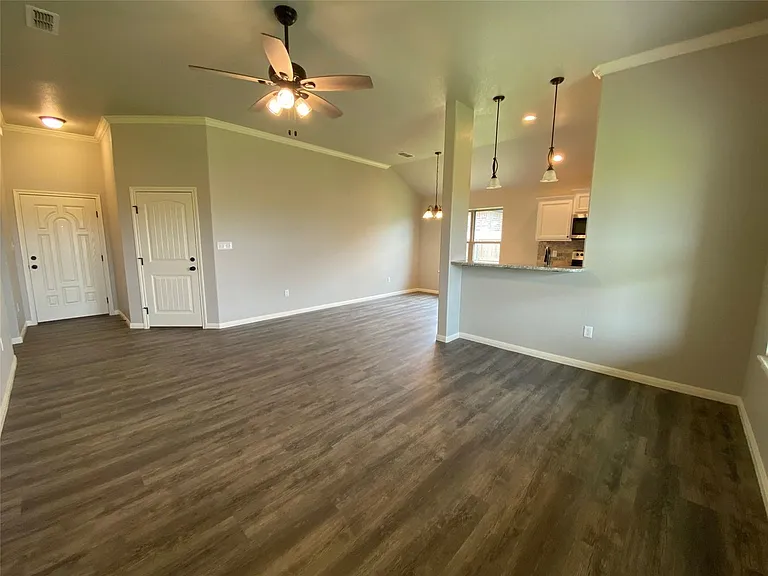 6901 Inverness St — Photo 7