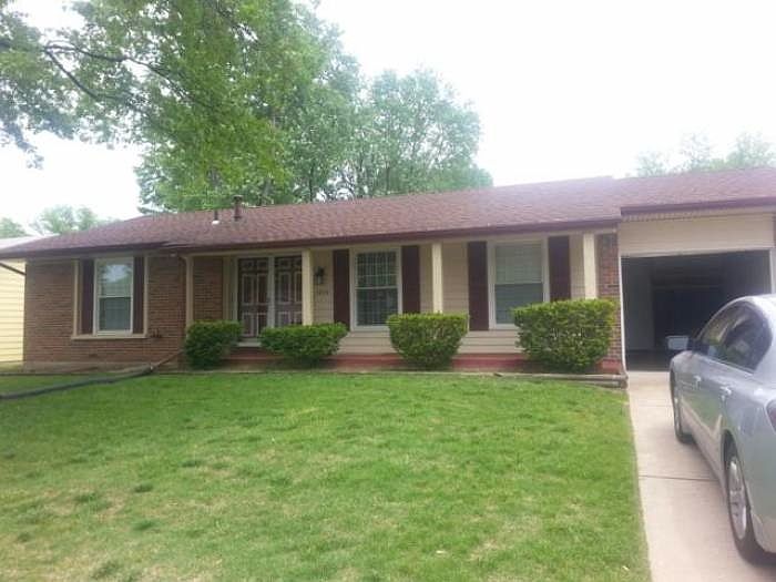 1st image of 2838 Castleford Dr