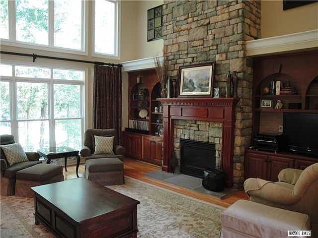 2nd image of 19011 Hodestone Mews Ct