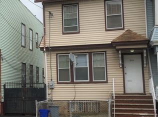 240 21st St, Irvington, NJ 07111